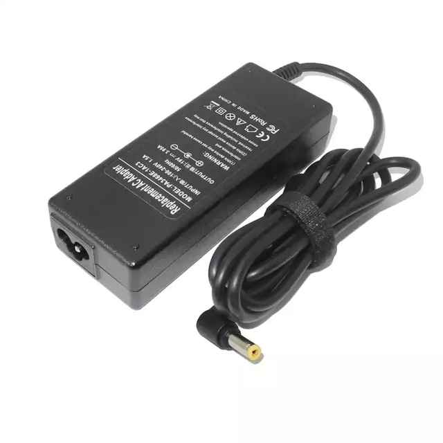Para Toshiba 19V 3.95A 75W 5.5x2.5 mm PA3715E-1AC3 PA5034E-1AC3 Adaptador de AC laptop